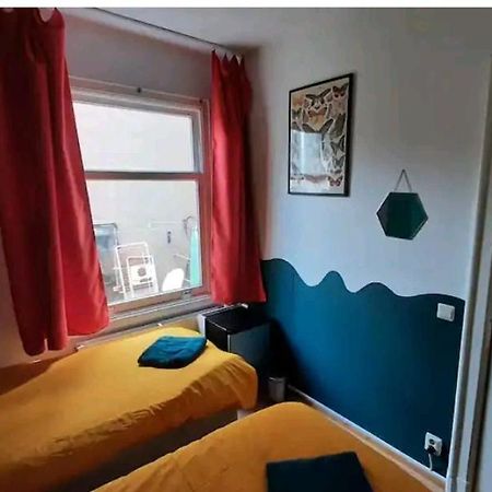 Nicole, Not For Parties, Not A Hotel, Room With Shared Bathroom, No Kitchen Amsterdam Exterior photo